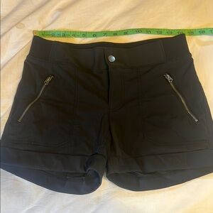 Athleta Black shorts 4